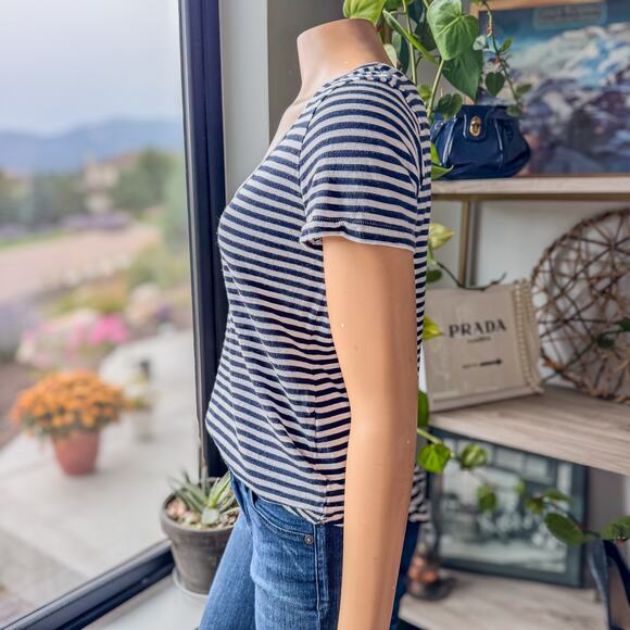 Banana Republic, Navy & White Stripe Scoop Neck Signature Tee, Women's Medium - Picture 4 of 9